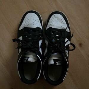 Nike Dunks- Black and White